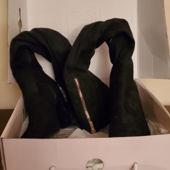 Ivanka Trump Over the Knee suede boots - Picture 2 of 7